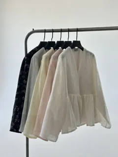 کت شیشه ای لیلی